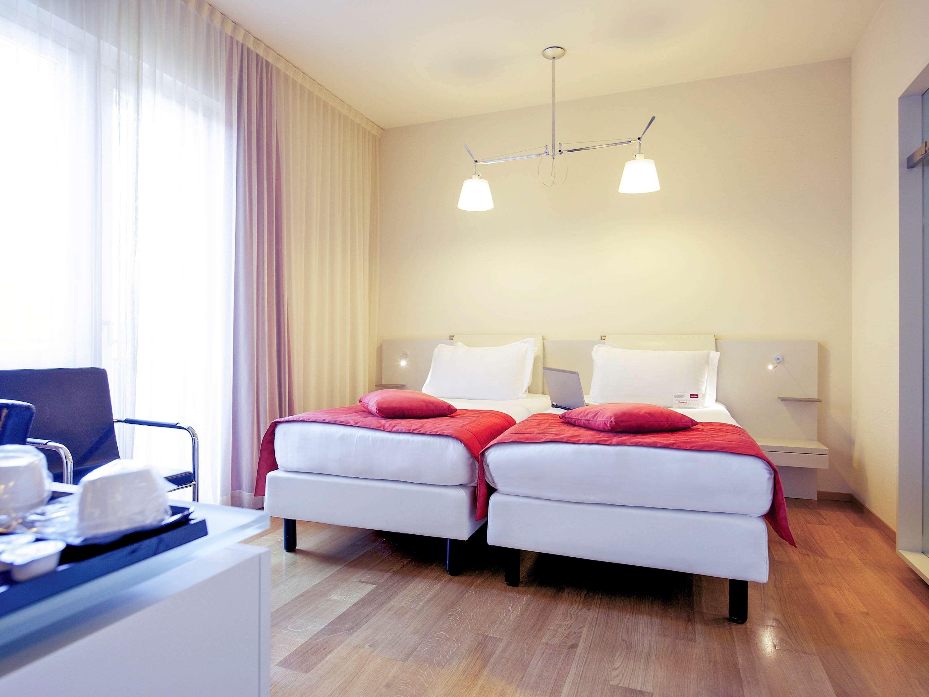 Hotel Mercure Milano Solari Esterno foto