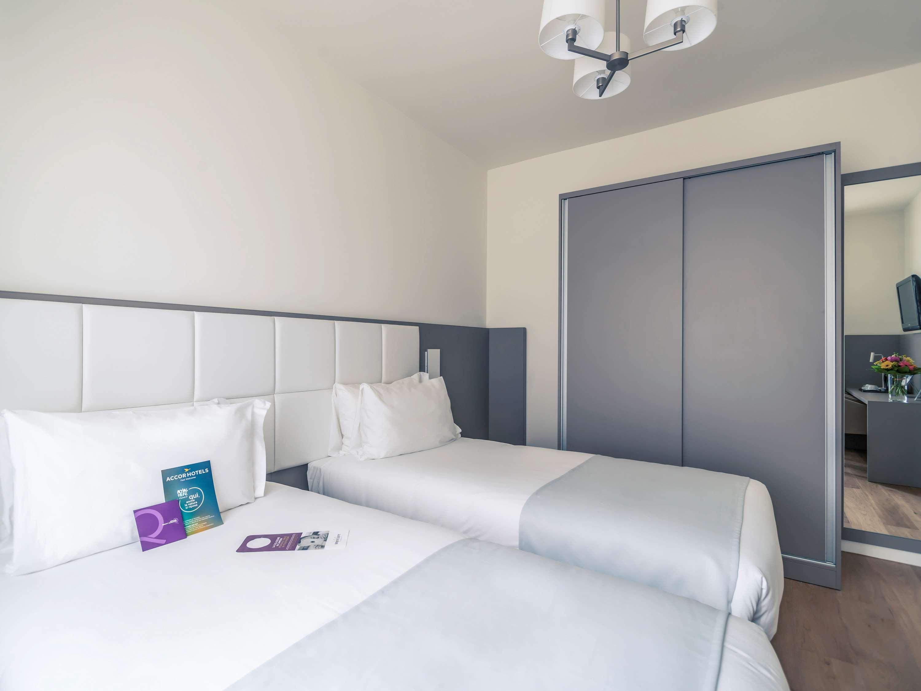 Hotel Mercure Milano Solari Esterno foto