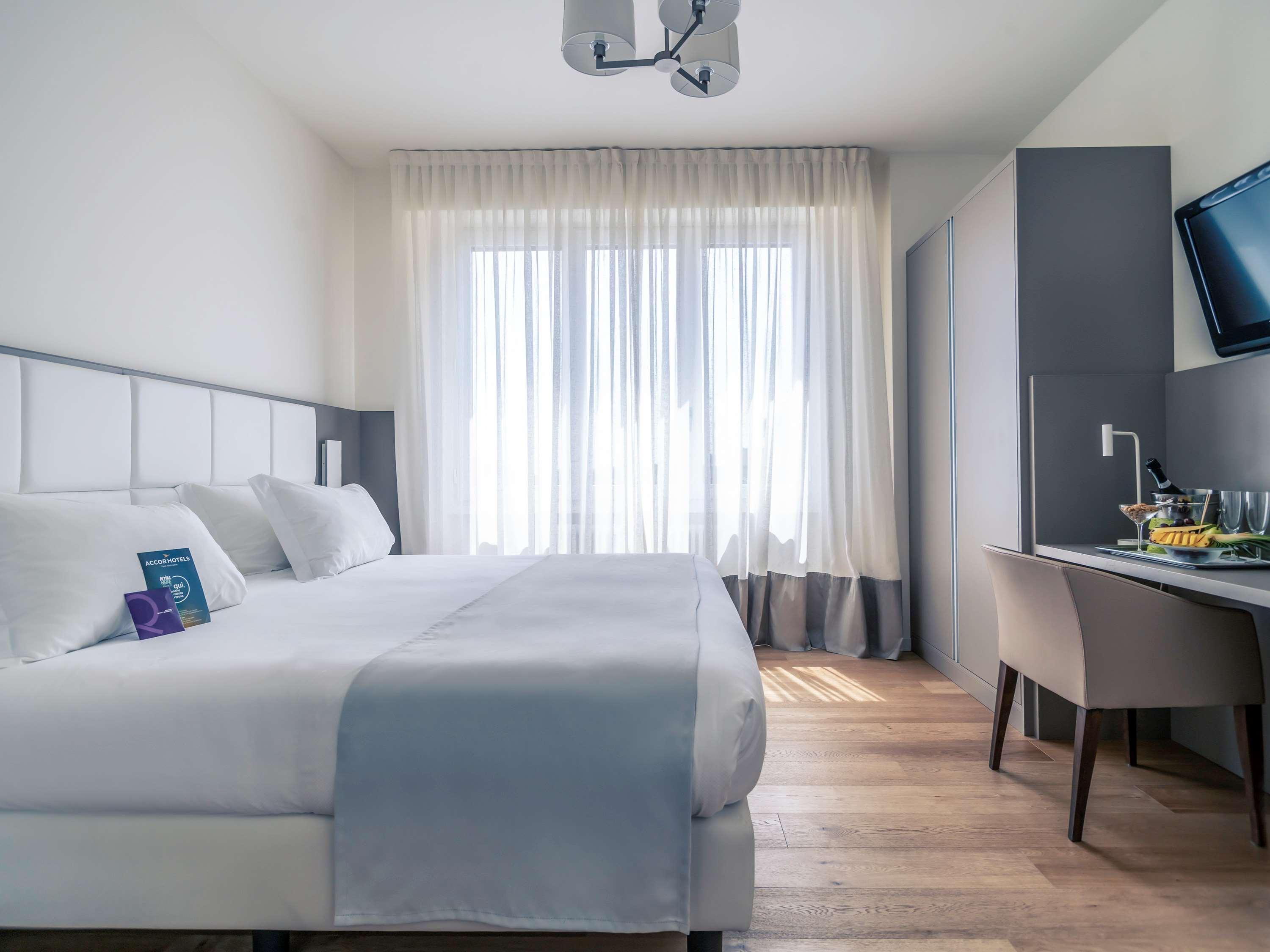 Hotel Mercure Milano Solari Esterno foto