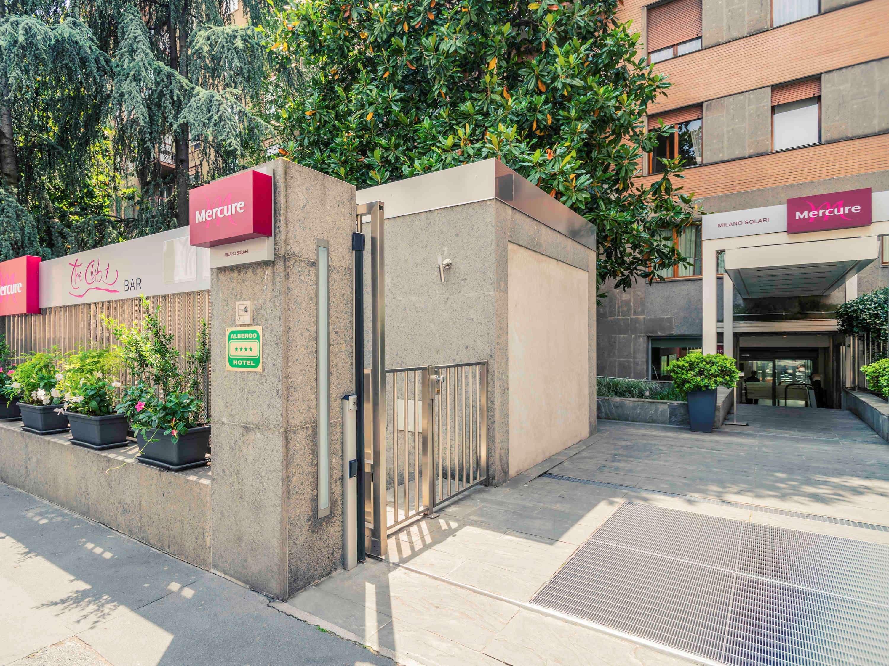 Hotel Mercure Milano Solari Esterno foto