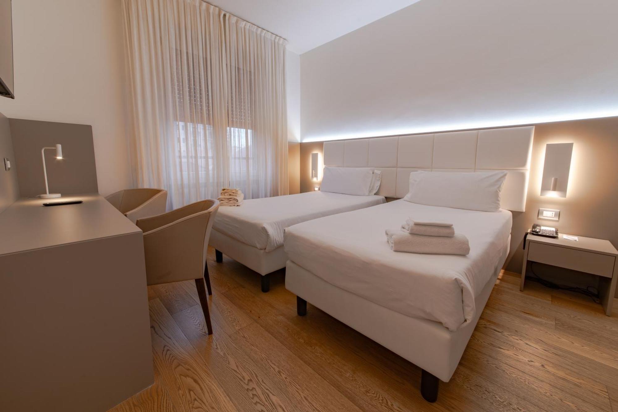 Hotel Mercure Milano Solari Esterno foto