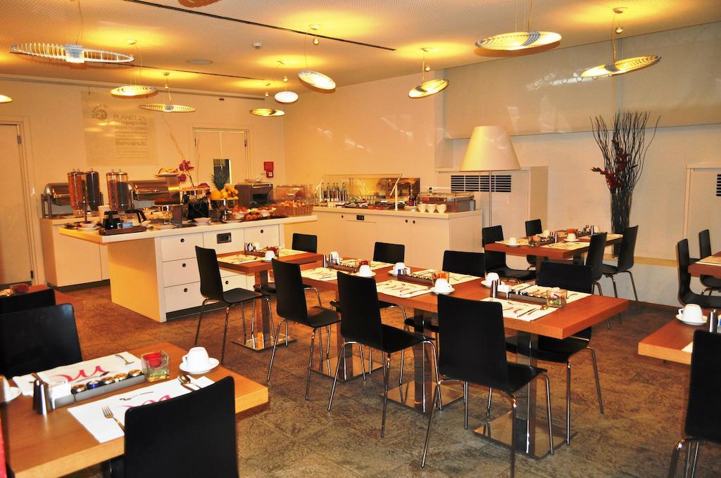 Hotel Mercure Milano Solari Esterno foto