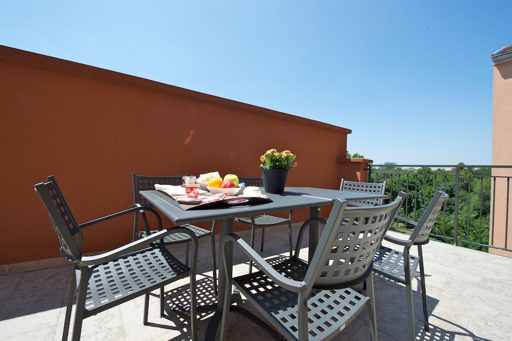 Hotel Mercure Milano Solari Esterno foto