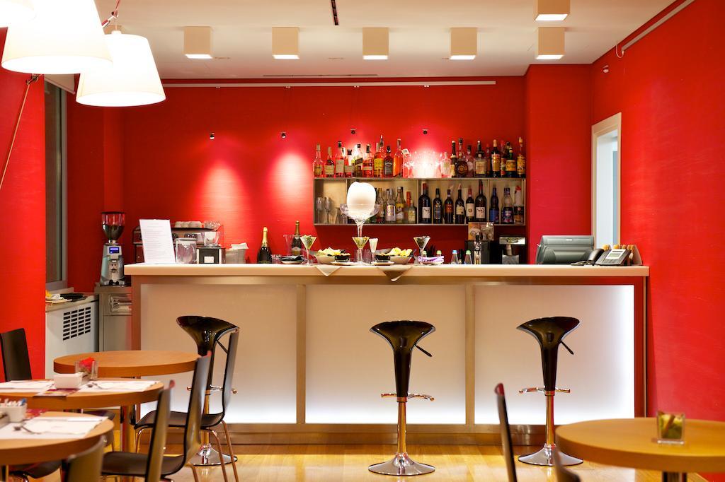 Hotel Mercure Milano Solari Esterno foto